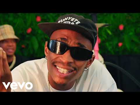 LeeMcKrazy - BATHINI Ft. DBN Gogo, Zee Nxumalo, Tyler ICU & Scotts Maphuma