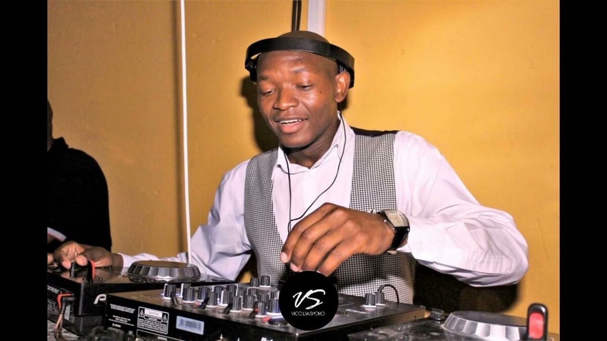 Vico Da Sporo  _ Umusa ngumusa  ( feat.Lufu ) Official audio